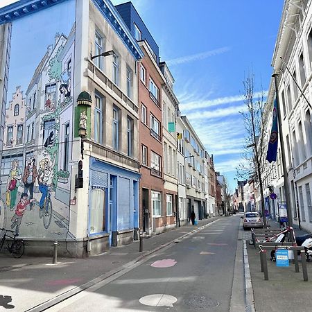 Colorful Pop Apartment In The Heart Of Amberes Exterior foto