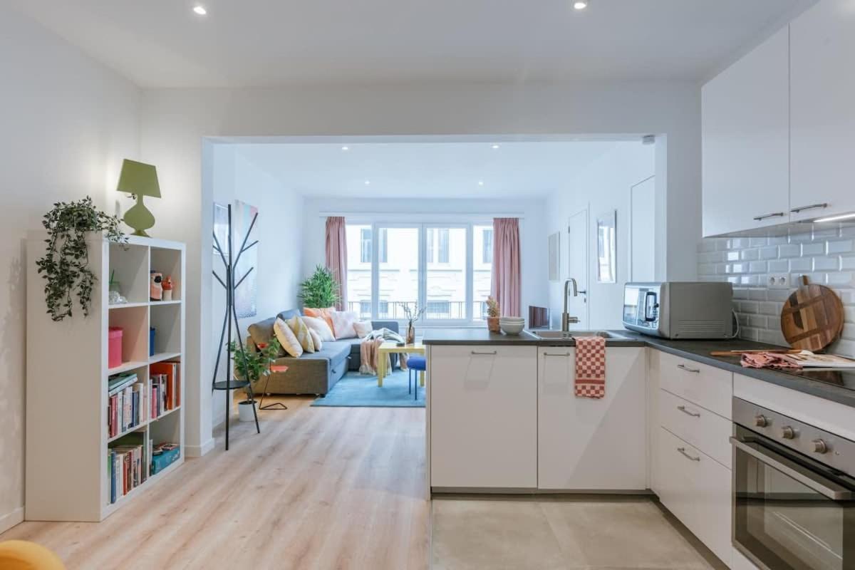 Colorful Pop Apartment In The Heart Of Amberes Exterior foto