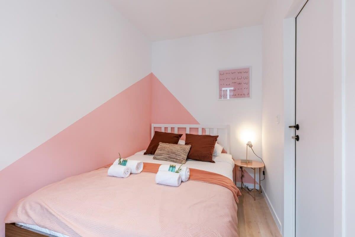 Colorful Pop Apartment In The Heart Of Amberes Exterior foto
