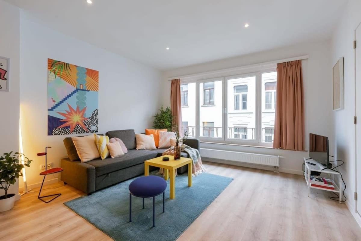 Colorful Pop Apartment In The Heart Of Amberes Exterior foto