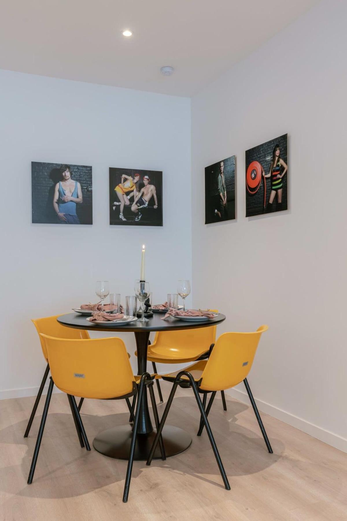 Colorful Pop Apartment In The Heart Of Amberes Exterior foto
