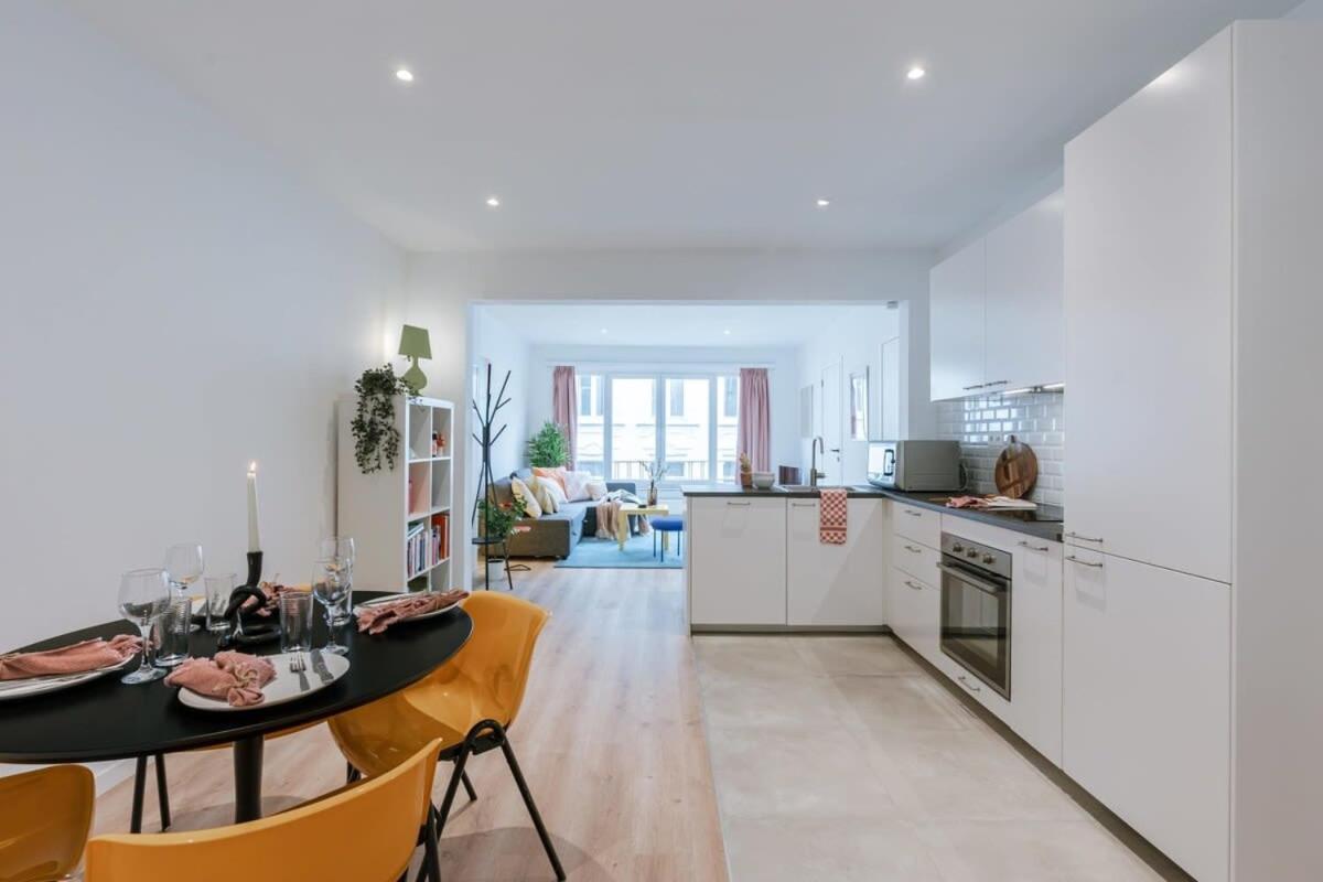 Colorful Pop Apartment In The Heart Of Amberes Exterior foto