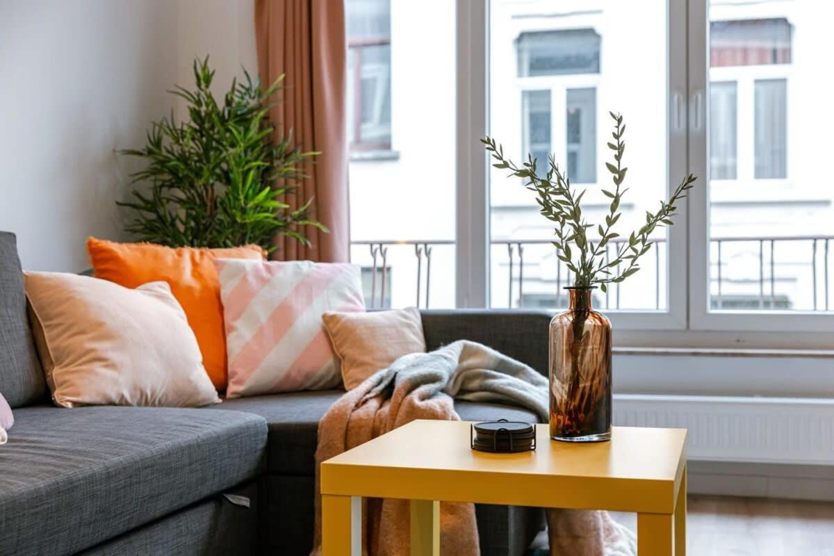 Colorful Pop Apartment In The Heart Of Amberes Exterior foto