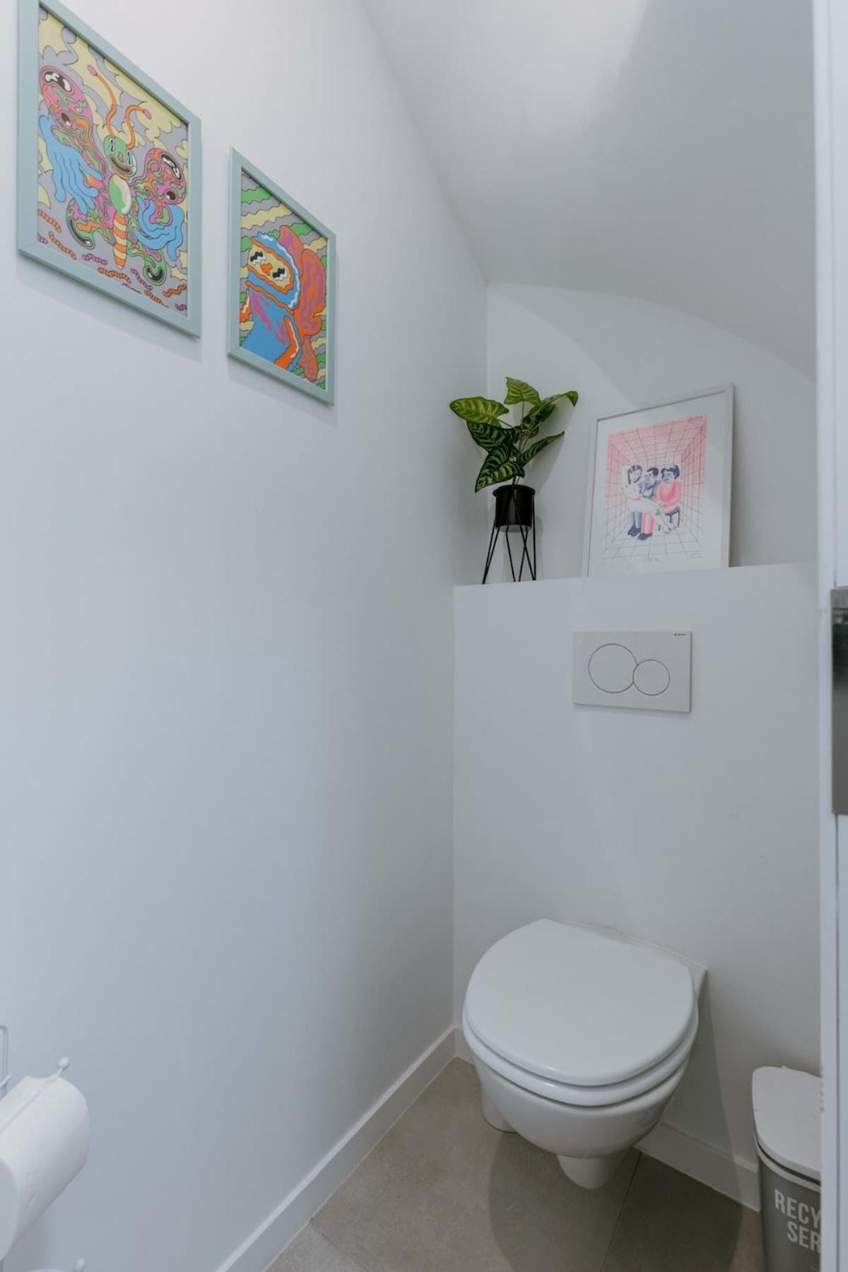 Colorful Pop Apartment In The Heart Of Amberes Exterior foto