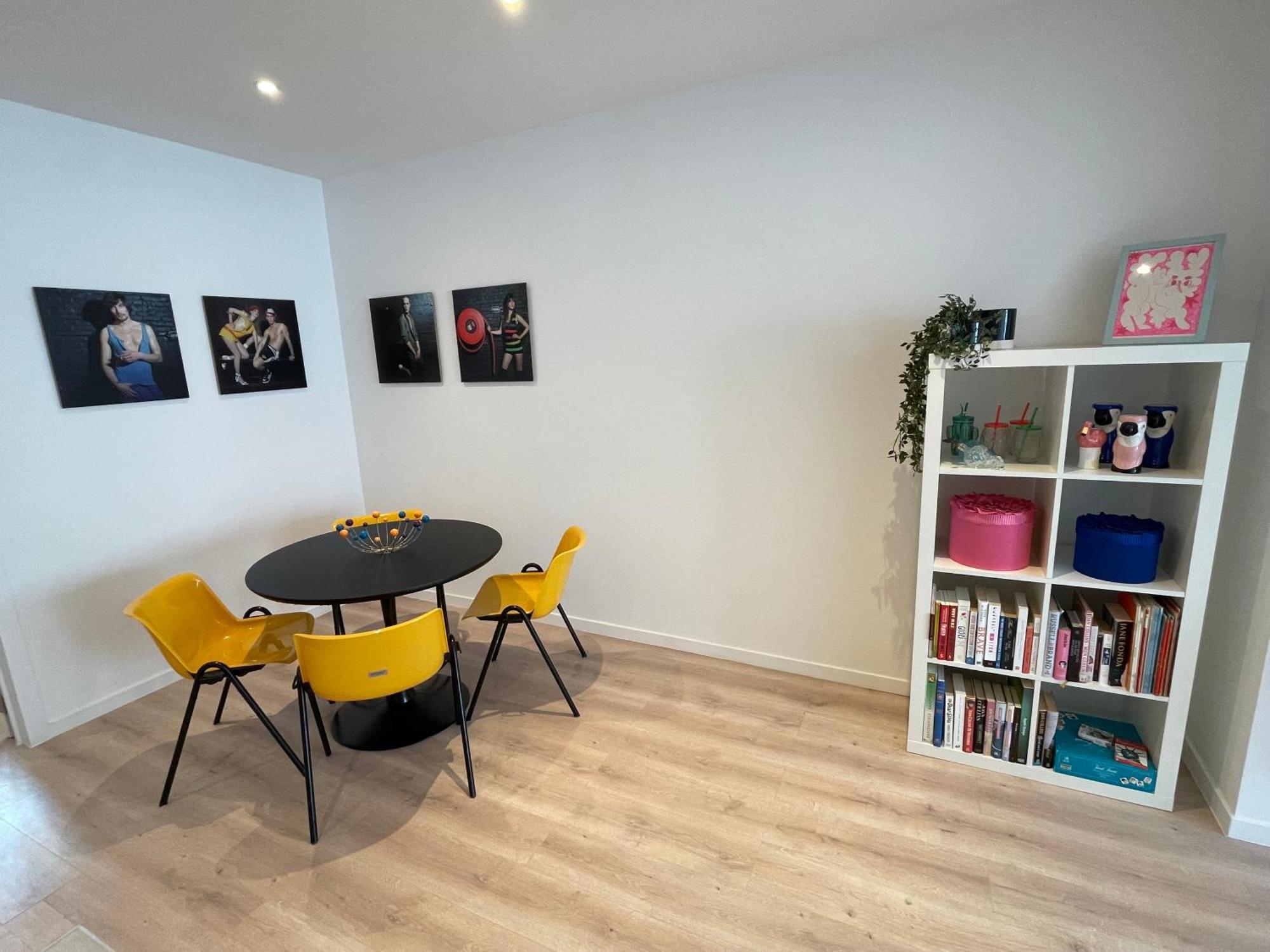 Colorful Pop Apartment In The Heart Of Amberes Exterior foto